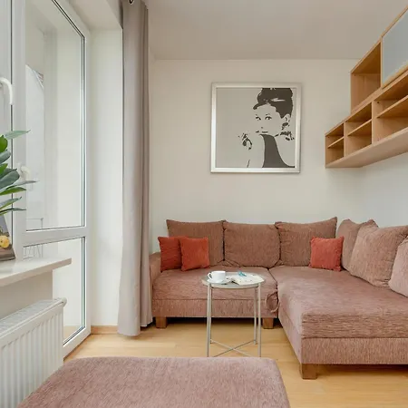 Sloneczny Blisko Atrakcji Sopotu By Renters 아파트
