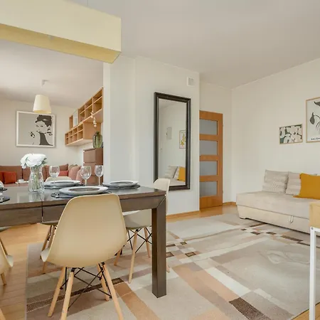 Sloneczny Blisko Atrakcji Sopotu By Renters 아파트