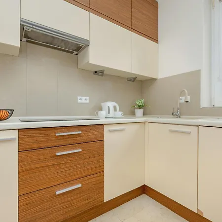 Sloneczny Blisko Atrakcji Sopotu By Renters 아파트 소포트